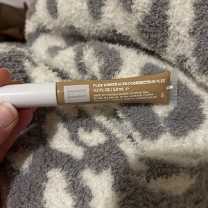 Milk Makeup Flex Concealer- Medium Beige